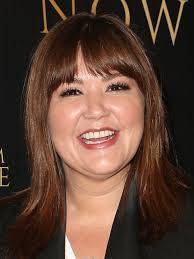 Mary Hollis's Instagram, Twitter & Facebook