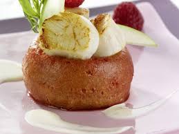 Recette De Baba De Coquilles Saint Jacques Aux Framboises En Chaud Froid Creme Isigny Ste Mere Au Citron Et Estragon Recette Delicieux Desserts Recette Entremet Coquille Saint Jacques