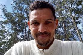 Salva-vidas superou doença e resgatou relação com filhos