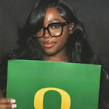 Heyyy y'all 🫶🏾My name is Sheanesu Chimbindi, and I'm from Wixom,  Michigan. I'm 18 years old and excited to be majoring in Business  Administration. In my free time, I love reading, exploring,