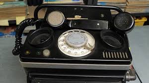 Oktober 1861, führte der physiklehrer philipp reis vor dem frankfurter physikalischen verein sein telefon zum ersten mal einer größeren öffentlichkeit vor. Mobilfunkinnovation Aus Der Ddr Mdr De