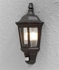 This makes this type of lighting ideal for lower ceiling heights. Modern Exterior Flush Fitting Lantern Lighting Styles