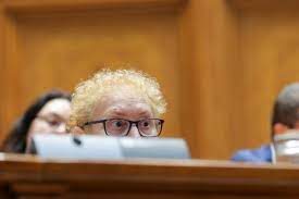 Patru persoane, printre care şi un copil, au fost transportate la spital cu răni uşoare în urma coliziunii unui tren cu un autoturism, a. Pnl DemareazÄƒ Procedurile De Revocare A Renatei Weber Din FuncÈ›ia De Avocat Al Poporului ApÄƒrÄƒtorul Pensiilor NesimÈ›ite Stirileprotv Ro