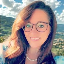 HHS Alt School educator Wilma Brooks is inspiring seniors to help seniors.  We are so proud to have Mrs. Brooks