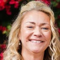 Diane Griffith's Instagram, Twitter & Facebook