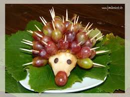 Der Birnenigel Mit Weintrauben Ist Ein Schone Idee Um Obst Hubsch Anzurichten Und Kind Kinder Essen Rezepte Lustige Snacks Fur Kinder Gesunde Rezepte Herzhaft