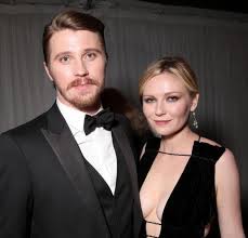 Dunst is expecting her second child with plemons. Kirsten Dunst With Ex Husband Garrett Hedlund Celebrities Infoseemedia
