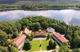 Ihre hochzeit angemessene räumlichkeiten und die. Heiraten In Brandenburg Hochzeit Im Hotel Dollnsee In Der Schorfheide Heiraten Am Dollnsee