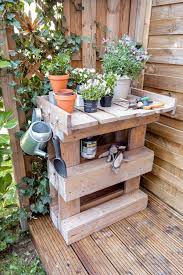 Outdoor Diy Paletten Pflanztisch In Treibholz Grau Sophiagaleria In 2020 Pflanztisch Pflanztisch Aus Paletten Paletten
