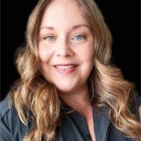 Amanda Schroder's Instagram, Twitter & Facebook