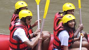 Michelle obama says she was certain she wouldn't like barack obama when she was assigned to be his mentor when he worked at her law firm in the summer of 1989. Barack Michelle Obama S Rafting Trip In Indonesia Looks Like A Blast Hollywood Life
