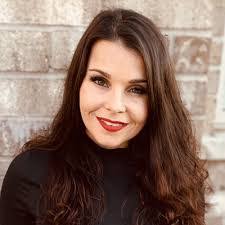 Stephanie Goodyear's Instagram, Twitter & Facebook