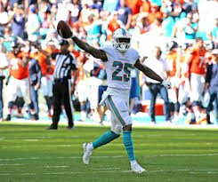 He initially started his college football with baylor university. Howard Attends Dolphins Practice As Contract Talks Continue Miami Herald