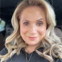 Beth Gantz's Instagram, Twitter & Facebook