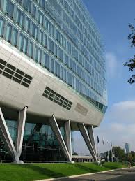 Nowa bankowość internetowa i mobilna ing banku śląskiego. Ing Bank Headquarters Facadeworld