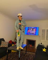 Fandom apps take your favorite fandoms with you and never miss a beat. Roy Purdy On Twitter Been Dressing My Simulation Character Mad Nice Recently