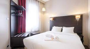 Wander through the royal galleries, a gorgeous glass roofed arcade in the center of brussels. Best Price On Hotel Game Of Rooms Brussels Centre In Brussels Reviews