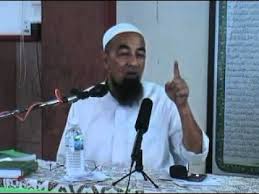 You will arrive at a mouth where crabs are stored in a ketam kolam which means crab pool. Ust Azhar Idrus Hukum Makan Ketam Nipah Youtube