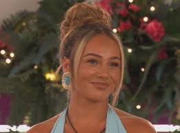 Meg really reminds me of Paige Thorne! She has the same mannerisms aswell  .. so happy, smiley and giggly! 💖