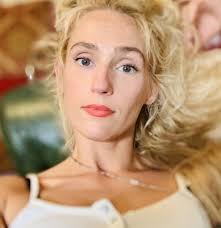 Life & Beth" Leonard (TV Episode 2022)