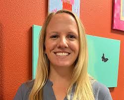 Lauren Calhoun's Instagram, Twitter & Facebook