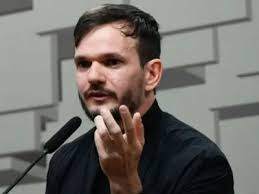 Quem é Patrick Fernandes, o padre influenciador?