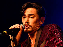 Review: 'Vanderpump' Star Tom Sandoval & the Most Extras Show