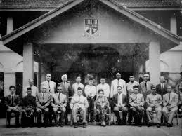The manjung district is a district in the southwestern part of the state of perak, malaysia.the district is well known for its pangkor island, a major attraction in perak and the home of the royal malaysian navy (tldm) lumut naval base and dockyard. Sejarah Sekolah Kebangsaan Clifford Di Kuala Lipis Pahang Negeri Pahang