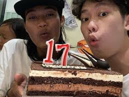 Intip 7 Potret Kebersamaan Bonge & Willie Salim Sang Manajer