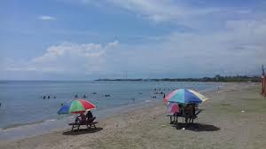 Pantai teluk kemang yang cantik ialah di batu 8 dan batu 7. Libur Tahun Baru Pantai Marina Bantaeng Dipadati Pengunjung Tribun Timur