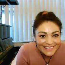 This past month it was my absolute pleasure to host a series of  masterclasses for the students at the Vincerò Academy in the 'La Traviata'  role study program. They brought such fresh