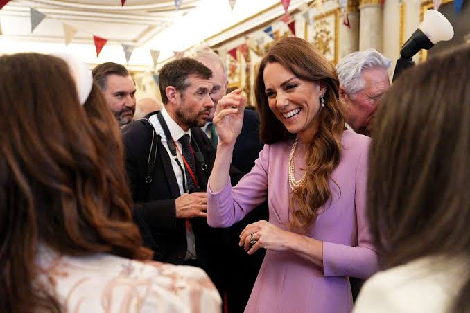 Kate Middleton Pairs Queen Elizabeth's Jewelry With an Unexpected Color