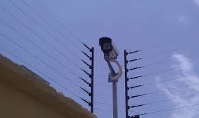An electric fence is a neat, highly efficient way to keep livestock where they belong. Electric Fence Wire Installation And Maintenance Crime Nigeria