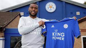 Le capitaine de l'équipe de leicester, wes morgan, s'est confié en conférence de presse et demande à mahrez de ne pas quitter le club. Wes Morgan Signs New Leicester City Contract