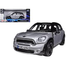 Auto konfigurieren, exklusive angebote erhalten und sparen. Mini Cooper Countryman Silver With Black Top 1 24 Diecast Model Car By Maisto Target