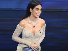 Shaw pro hardware rings in the last sale. In Pictures Ronaldo S Girlfriend Georgina From Fashion Celebrity To Car Racing A Nation Is Tweeting Out Of Tune Gulf News Prime Time Zone