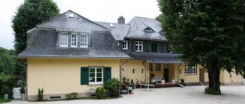 Besuchen sie uns vor ort, rufen sie uns kostenfrei an oder erledigen sie ihr anliegen hier direkt online: Datei Grosshohfeld Villa Der Industriellenfam Hardt 9 Jpg Wikipedia