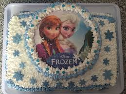 Torta Frozen Pan Di Spagna Ripieno Di Crema Pasticciera E Rivestito Con Panna Frozen Torte Crema Pasticciera
