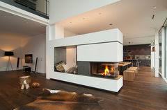 Die technologie ist absolut stromsparend und sicher. Anordnung Kamin Als Raumtrenner