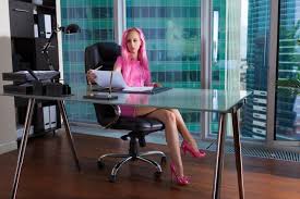 Mungkin iya disaat memimpikan mengenai mimpi gendong wanita, biasanya tabir mimpinya ada hubungannya dengan perasaan kehilangan. Arti Mimpi Bertemu Bos Atau Atasan Pria Maupun Wanita Nanyak Com