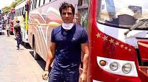 When asked about people questioning his sources of charitable resources, sonu is unperturbed. Sonu Sood Extends Help To Migrant Workers Amid Lockdown Says I Can T See People Sleep Empty Stomach While We Bake Cakes Desserts At Home Bollywood Hindustan Times