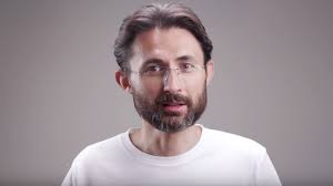 The barış özcan memes usually created by turkish people.this memes include a picture of male on april 10th,barış özcan,a youtuber has done live broadcast about press conference of blackhole. Farkli Bir Bakis Acisi Baris Ozcan Budabise Com