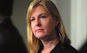 CéSAR SILES RENUNCIA