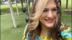 GOLD Holiday!...Michelle Gold sings #HOLIDAY praise