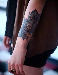 Tatouage Fleur Sur L Avant Bras 20 Tatouages Fleuris Qui Font Envie Elle