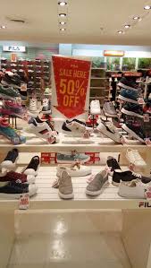 Mega mall este noul mall care a fost deschis in bucuresti in luna mai a anului 2015 cu o intarziere de trei saptamani fata de data stabilita initial si este situat langa arena nationala. Provocare Poate Fi Ignorat Expirat Office Shoes Mega Mall The Blue Nomad Com