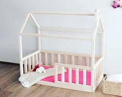 Montessori Bett Babybett Hausbett Kinderbett Spielbett Modell Mira Bed Bett Hausbett Jugendbett Letto Montessori Lit Montessori Lit Enfant Bas Et Lit Maison