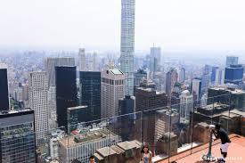 Orașul new york (în engleză: Cum Se Vede New York Ul De La Inaltime Bogdan Pantoc