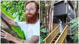 TikToker quits job, moves to Hawaiian jungle to live in a self-built  treehouse