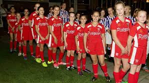 1 day ago · zelf was jeroen (38) vroeger een 'echte lastpak', nu gaat hij jeugdspelers van fc twente en heracles helpen. Mascotte Of Ballenmeisje Bij Fc Twente Vrouwen Voetbalgirls Nl